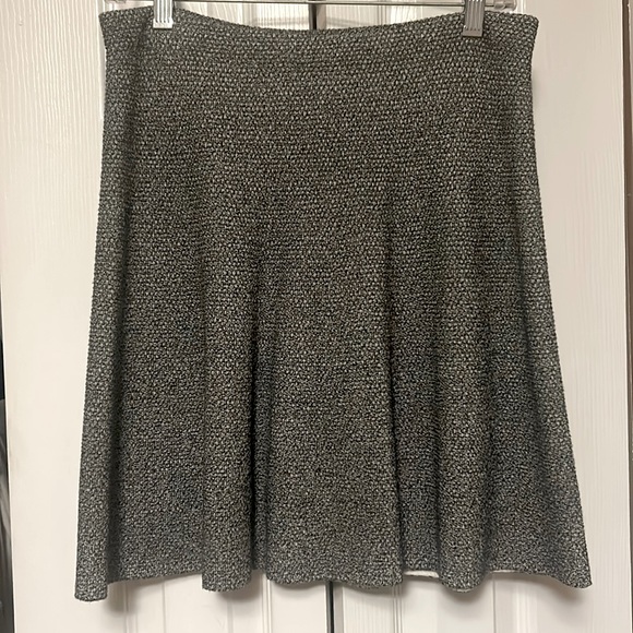 Theory " Tweed Look" Black/Cream Skirt - Picture 2 of 6